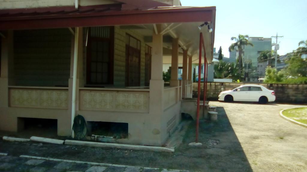 Robert'S Guest House Port of Spain المظهر الخارجي الصورة