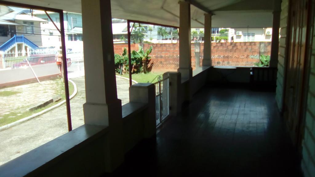 Robert'S Guest House Port of Spain المظهر الخارجي الصورة